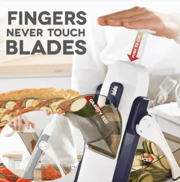 Compact chopping artifact with interchangeable blades